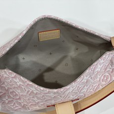 【顶级原单】【POCHETTE MIA 手袋】M2A382 粉色/提花 本款优雅 Pochette Mia 手袋聚焦 M 【顶级原单】【POCHETTE MIA 手袋】M2A382 粉色/提花 本款优雅 Pochette Mia 手袋聚焦 M