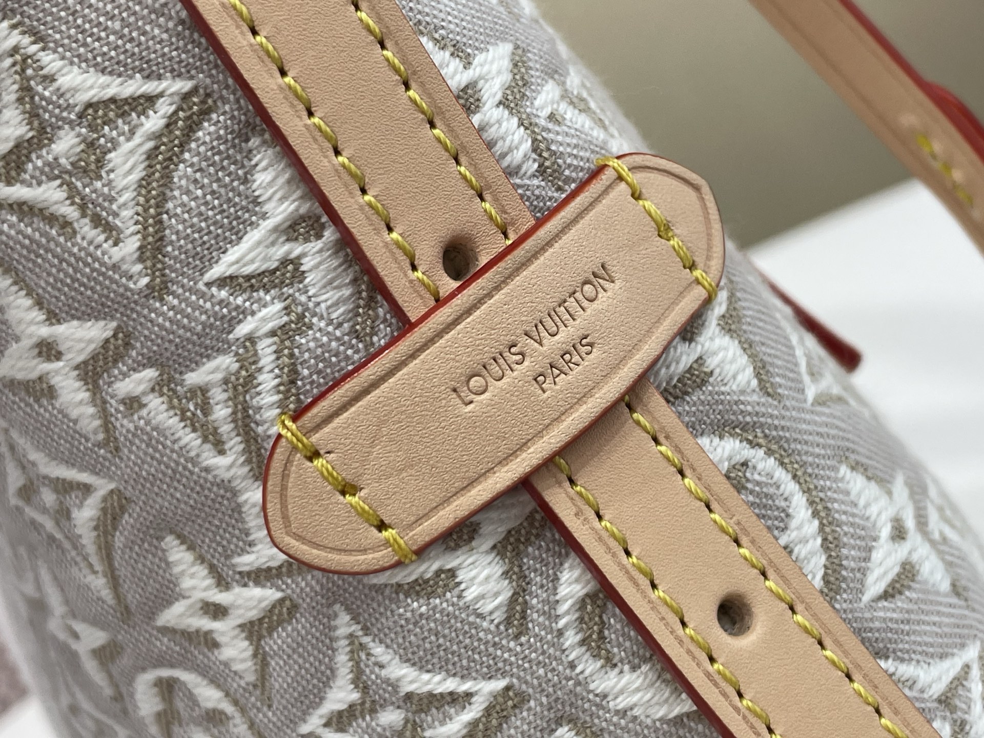 【顶级原单】【CARRYALL EAST WEST 手袋 】M2A136 白色/提花 2026 早秋系列演绎 Carry 【顶级原单】【CARRYALL EAST WEST 手袋 】M2A136 白色/提花 2026 早秋系列演绎 Carry