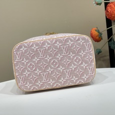 【顶级原单】【NICE 迷你化妆包】 m29667 粉色/提花 本款 Nice 迷你化妆包取材 Monogram Emb 【顶级原单】【NICE 迷你化妆包】 m29667 粉色/提花 本款 Nice 迷你化妆包取材 Monogram Emb