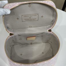 【顶级原单】【NICE 迷你化妆包】 m29667 粉色/提花 本款 Nice 迷你化妆包取材 Monogram Emb 【顶级原单】【NICE 迷你化妆包】 m29667 粉色/提花 本款 Nice 迷你化妆包取材 Monogram Emb