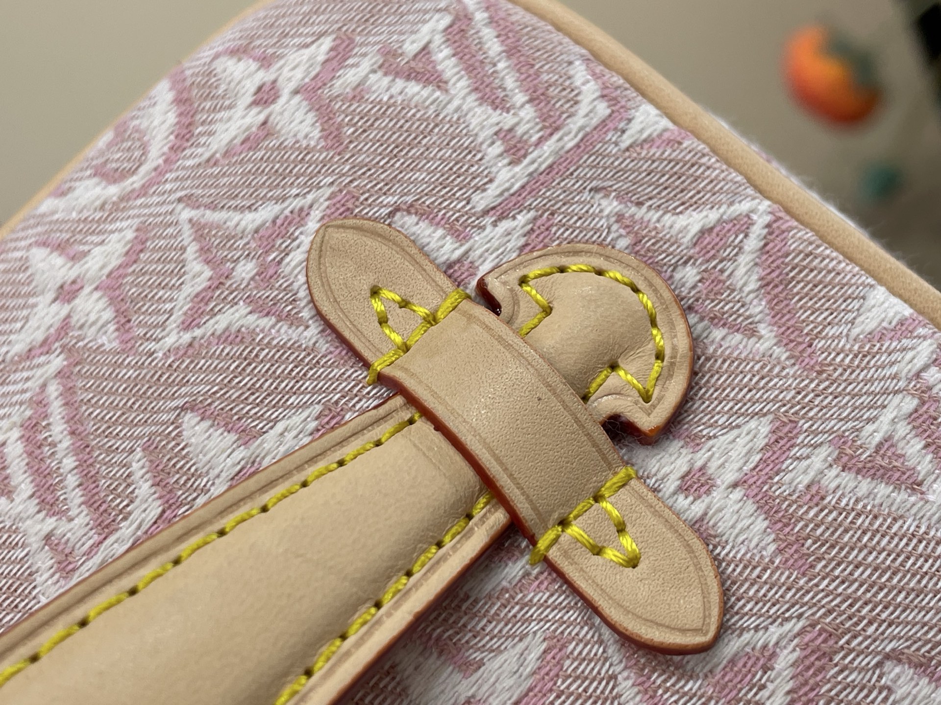 【顶级原单】【NICE 迷你化妆包】 m29667 粉色/提花 本款 Nice 迷你化妆包取材 Monogram Emb 【顶级原单】【NICE 迷你化妆包】 m29667 粉色/提花 本款 Nice 迷你化妆包取材 Monogram Emb