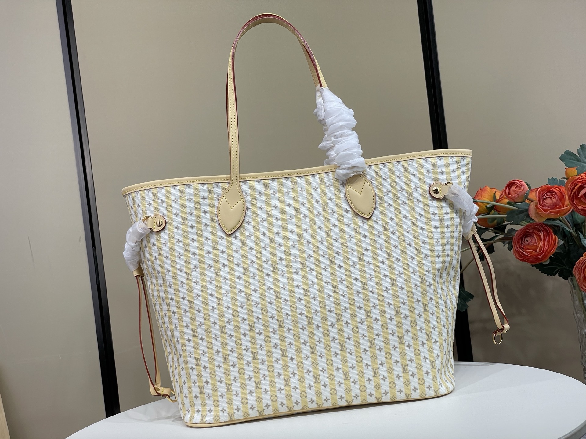 【顶级原单】【Neverfull MM 手袋】m28457黄色 m29483 杏色 #条纹(2026夏天) 为了纪念众 【顶级原单】【Neverfull MM 手袋】m28457黄色 m29483 杏色 #条纹(2026夏天) 为了纪念众