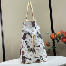 【顶级原单】【Neverfull 大号手袋】M29449 白花/徽章丝印 Getaway 胶囊系列焕新呈现 Neverf 【顶级原单】【Neverfull 大号手袋】M29449 白花/徽章丝印 Getaway 胶囊系列焕新呈现 Neverf