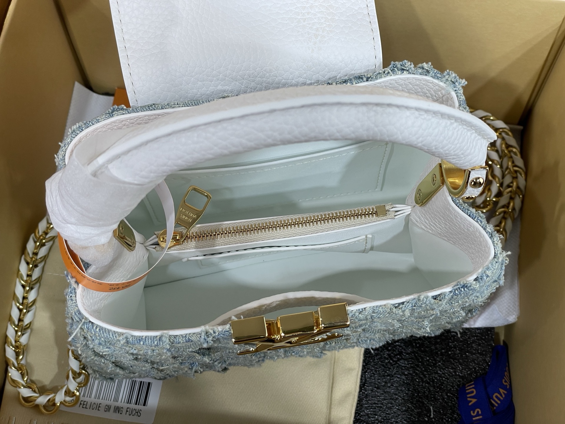 【顶级原单】【CAPUCINES 迷你手袋】M28305 蓝色（牛仔） 本款 Denim Rendez-Vous 系列 