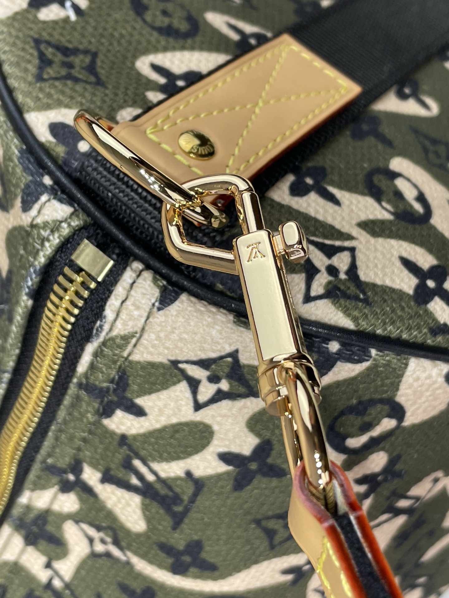 【顶级原单】【KEEPALL 55 旅行袋（配肩带）】M95774 帆布/迷彩 品牌经典袋款Keepall，在Damie
