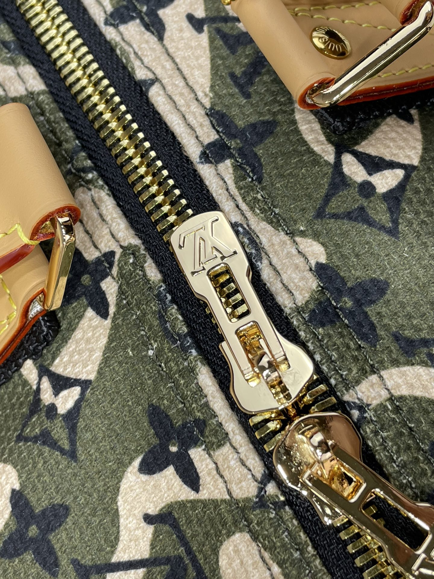 【顶级原单】【KEEPALL 55 旅行袋（配肩带）】M95774 帆布/迷彩 品牌经典袋款Keepall，在Damie