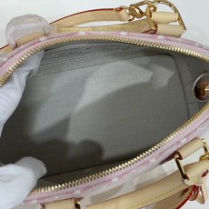 【顶级原单】【ALMA BB 手袋 】M2A378 粉色/提花 Alma BB 手袋邂逅刺绣灵感,为精致提花帆布铺陈 M 【顶级原单】【ALMA BB 手袋 】M2A378 粉色/提花 Alma BB 手袋邂逅刺绣灵感,为精致提花帆布铺陈 M