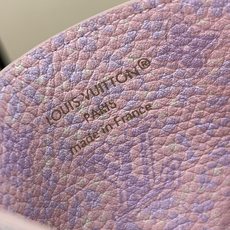 【顶级原单】【卡夹】m28995 杏色 m28994 小鸡黄 m29250 浅紫色/圆珠拉牌(花卉) 为时尚单品增添女性 【顶级原单】【卡夹】m28995 杏色 m28994 小鸡黄 m29250 浅紫色/圆珠拉牌(花卉) 为时尚单品增添女性