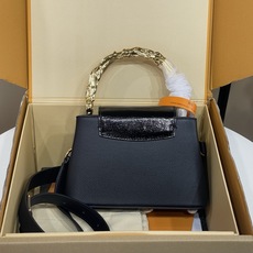 【顶级原单】【CAPUCINES 迷你手袋】 m13737 黑色(金属不规则手柄) 本款 Capucines 迷你手袋出 【顶级原单】【CAPUCINES 迷你手袋】 m13737 黑色(金属不规则手柄) 本款 Capucines 迷你手袋出