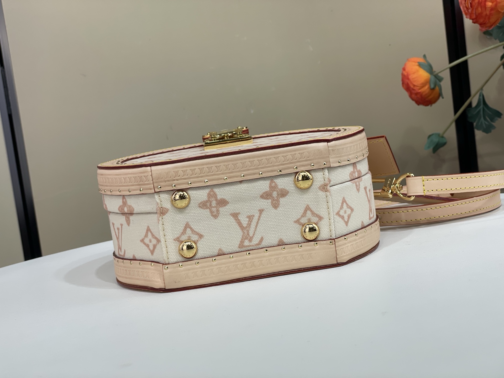 【顶级原单】【BOÎTE CHAPEAU 小号帽箱 硬箱】M15293 27961  白花/丝印(沙丘) 铆钉 這款Bo