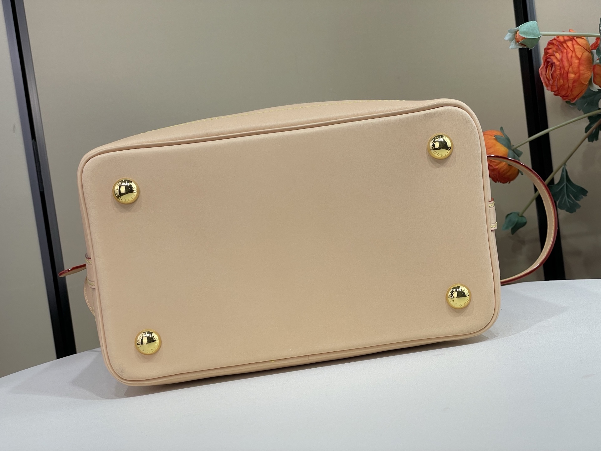 【顶级原单】【NOÉ 水桶手袋 】M28714 粉色/提花 Noé 手袋焕新演绎 Monogram Emblème 版本