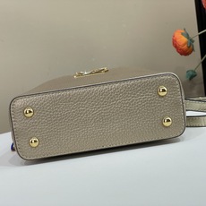 【顶级原单】【Capucines mini 手袋】 M48865香槟金/拼金鳄鱼#钻扣 本季讲述全新的Capucines 【顶级原单】【Capucines mini 手袋】 M48865香槟金/拼金鳄鱼#钻扣 本季讲述全新的Capucines