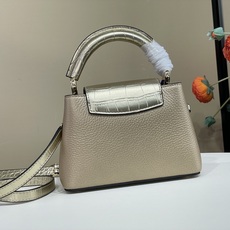 【顶级原单】【Capucines mini 手袋】 M48865香槟金/拼金鳄鱼#钻扣 本季讲述全新的Capucines 【顶级原单】【Capucines mini 手袋】 M48865香槟金/拼金鳄鱼#钻扣 本季讲述全新的Capucines