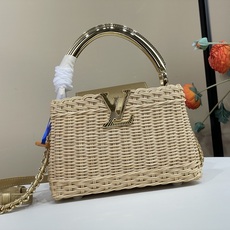 【顶级原单】【Capucines Mini 手袋】M48865 28544 香槟金色/编织 这款Capucines Mi 【顶级原单】【Capucines Mini 手袋】M48865 28544 香槟金色/编织 这款Capucines Mi