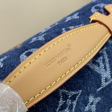 【顶级原单】【Rush Bumbag 腰包】M27640 蓝色牛仔/刺绣(花卉)运动型的Rush Bumbag由Mono 【顶级原单】【Rush Bumbag 腰包】M27640 蓝色牛仔/刺绣(花卉)运动型的Rush Bumbag由Mono