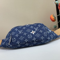 【顶级原单】【Rush Bumbag 腰包】M27640 蓝色牛仔/刺绣(花卉)运动型的Rush Bumbag由Mono 【顶级原单】【Rush Bumbag 腰包】M27640 蓝色牛仔/刺绣(花卉)运动型的Rush Bumbag由Mono