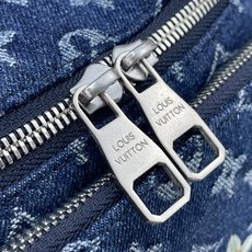 【顶级原单】【Rush Bumbag 腰包】M27640 蓝色牛仔/刺绣(花卉)运动型的Rush Bumbag由Mono 【顶级原单】【Rush Bumbag 腰包】M27640 蓝色牛仔/刺绣(花卉)运动型的Rush Bumbag由Mono