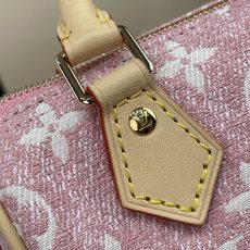 【顶级原单】【Nano Speedy 手袋】M81213 粉色(牛仔) 是路易威登经典 Speedy 手袋的玲珑演绎,此 【顶级原单】【Nano Speedy 手袋】M81213 粉色(牛仔) 是路易威登经典 Speedy 手袋的玲珑演绎,此