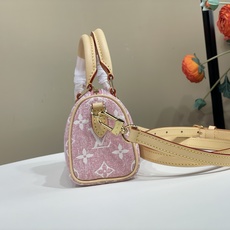 【顶级原单】【Nano Speedy 手袋】M81213 粉色(牛仔) 是路易威登经典 Speedy 手袋的玲珑演绎,此 【顶级原单】【Nano Speedy 手袋】M81213 粉色(牛仔) 是路易威登经典 Speedy 手袋的玲珑演绎,此