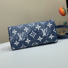 【顶级原单】【Nano Speedy】 M81168 蓝色(牛仔) 手袋是路易威登经典 Speedy 手袋的玲珑演绎,此 【顶级原单】【Nano Speedy】 M81168 蓝色(牛仔) 手袋是路易威登经典 Speedy 手袋的玲珑演绎,此