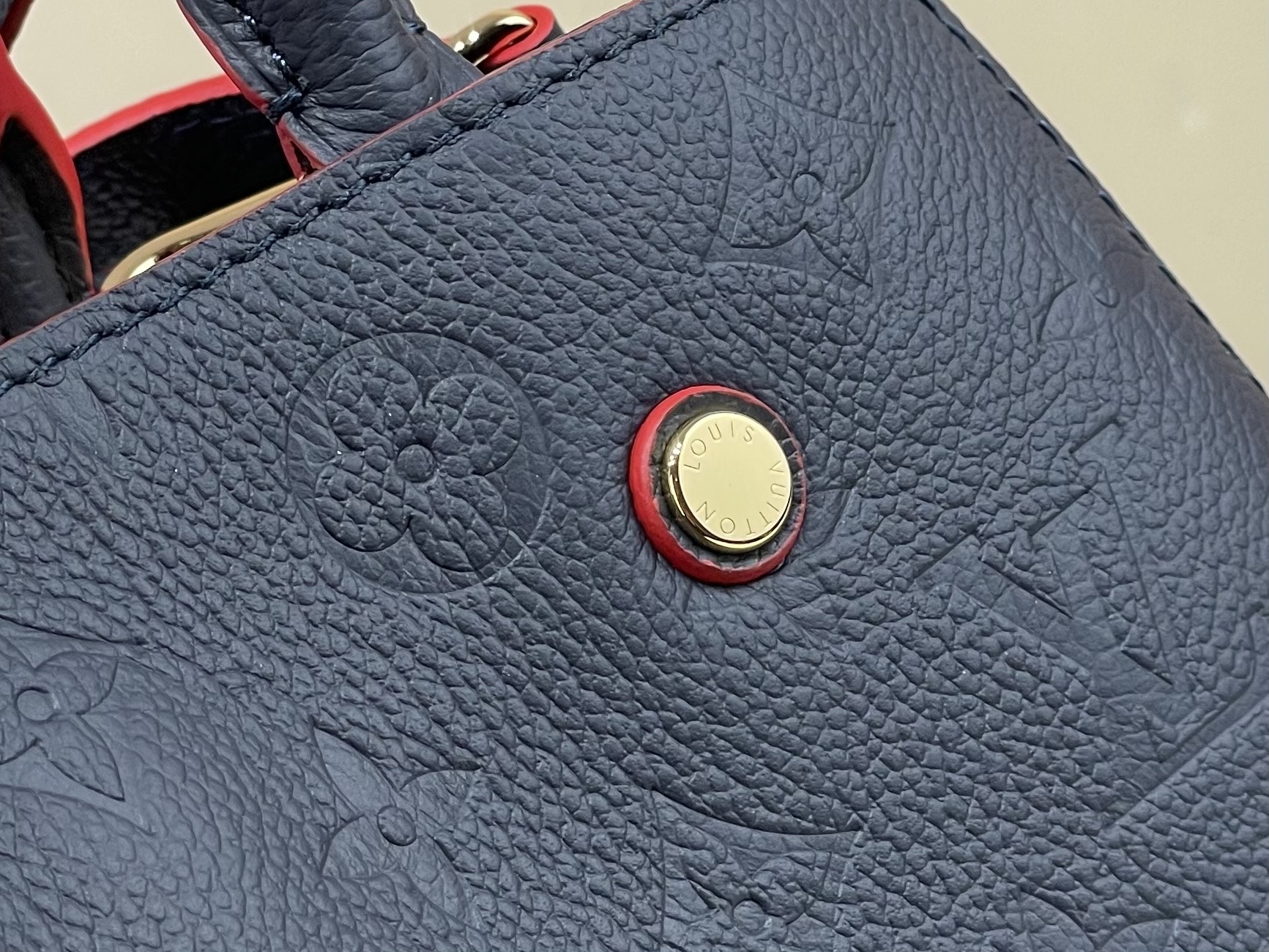 【顶级原单】【MONTAIGNE BB 手袋】M41053海军蓝压花（蒙田） 是活力四射的商务女士的理想之选 富有立体感
