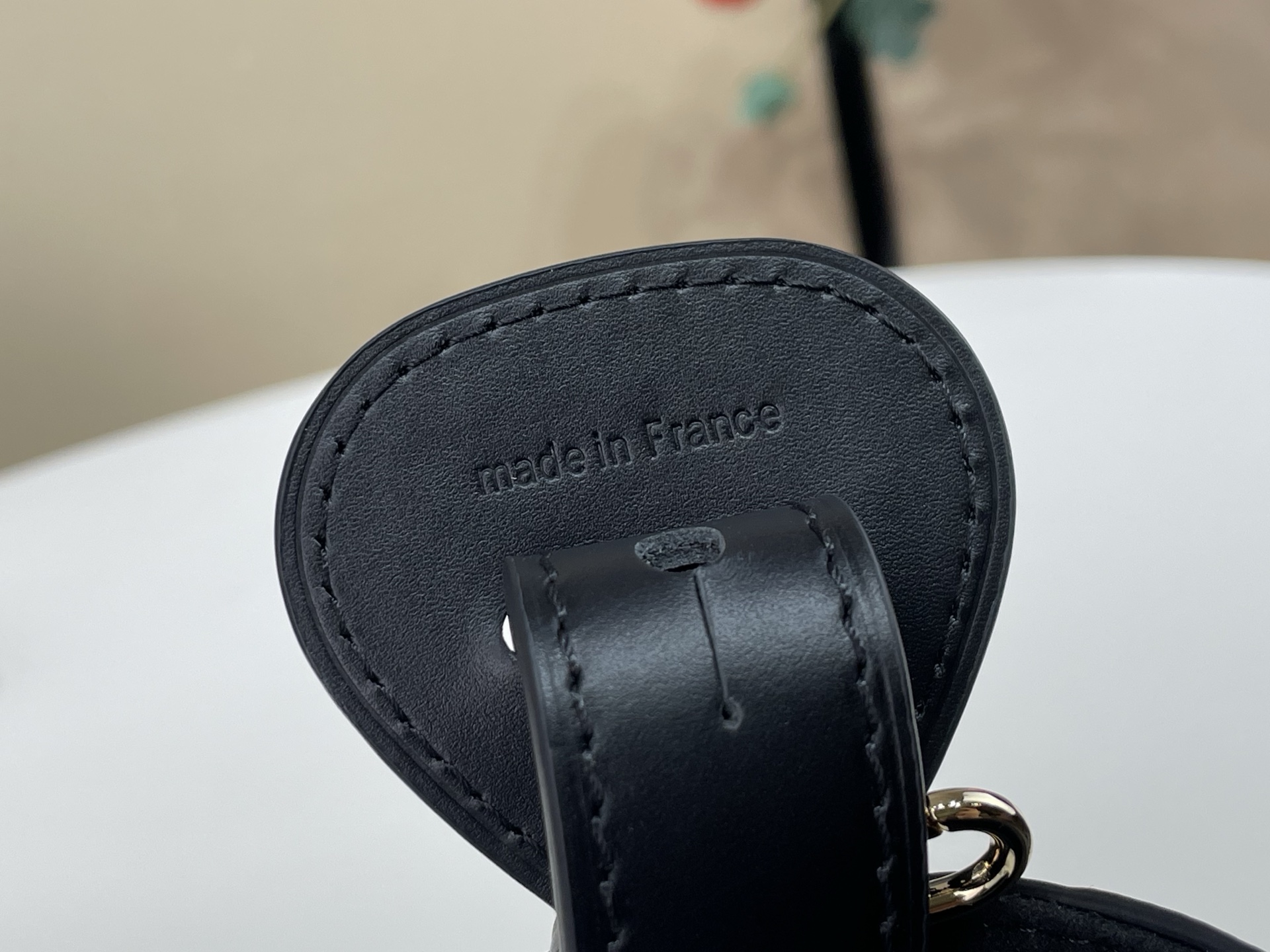 【顶级原单】【ALL IN 中号水桶手袋】M29090 黑色（压花）本款 All In 中号手袋采用 Monogram 