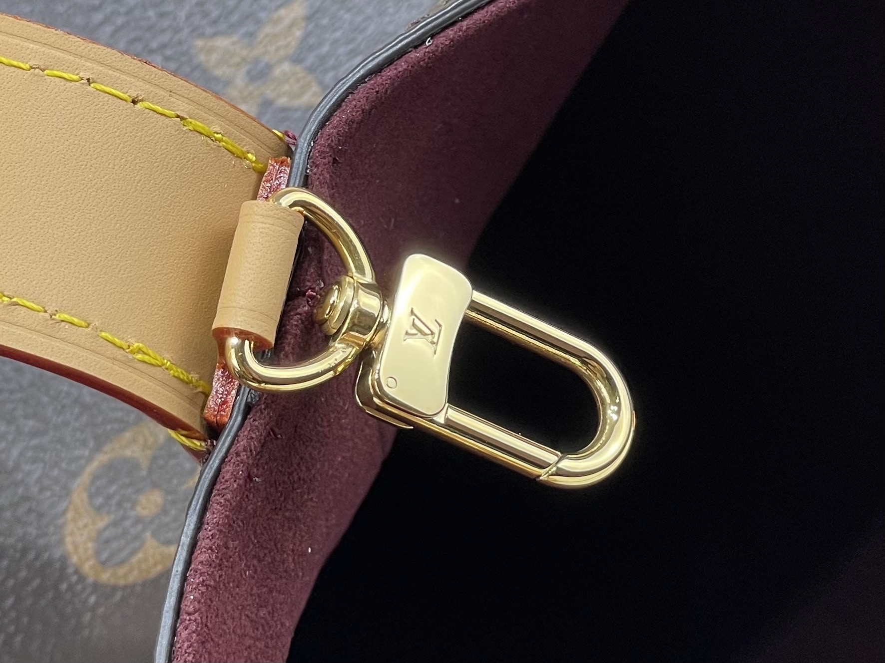 【顶级原单】【All In 中号水桶手袋】M29628老花 采用 Monogram 帆布塑造水桶包构型,其充裕空间可轻 【顶级原单】【All In 中号水桶手袋】M29628老花 采用 Monogram 帆布塑造水桶包构型,其充裕空间可轻