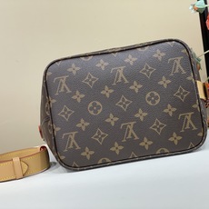 【顶级原单】【All In 中号水桶手袋】M29628老花 采用 Monogram 帆布塑造水桶包构型,其充裕空间可轻 【顶级原单】【All In 中号水桶手袋】M29628老花 采用 Monogram 帆布塑造水桶包构型,其充裕空间可轻