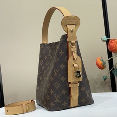 【顶级原单】【All In 中号水桶手袋】M29628老花 采用 Monogram 帆布塑造水桶包构型,其充裕空间可轻 【顶级原单】【All In 中号水桶手袋】M29628老花 采用 Monogram 帆布塑造水桶包构型,其充裕空间可轻
