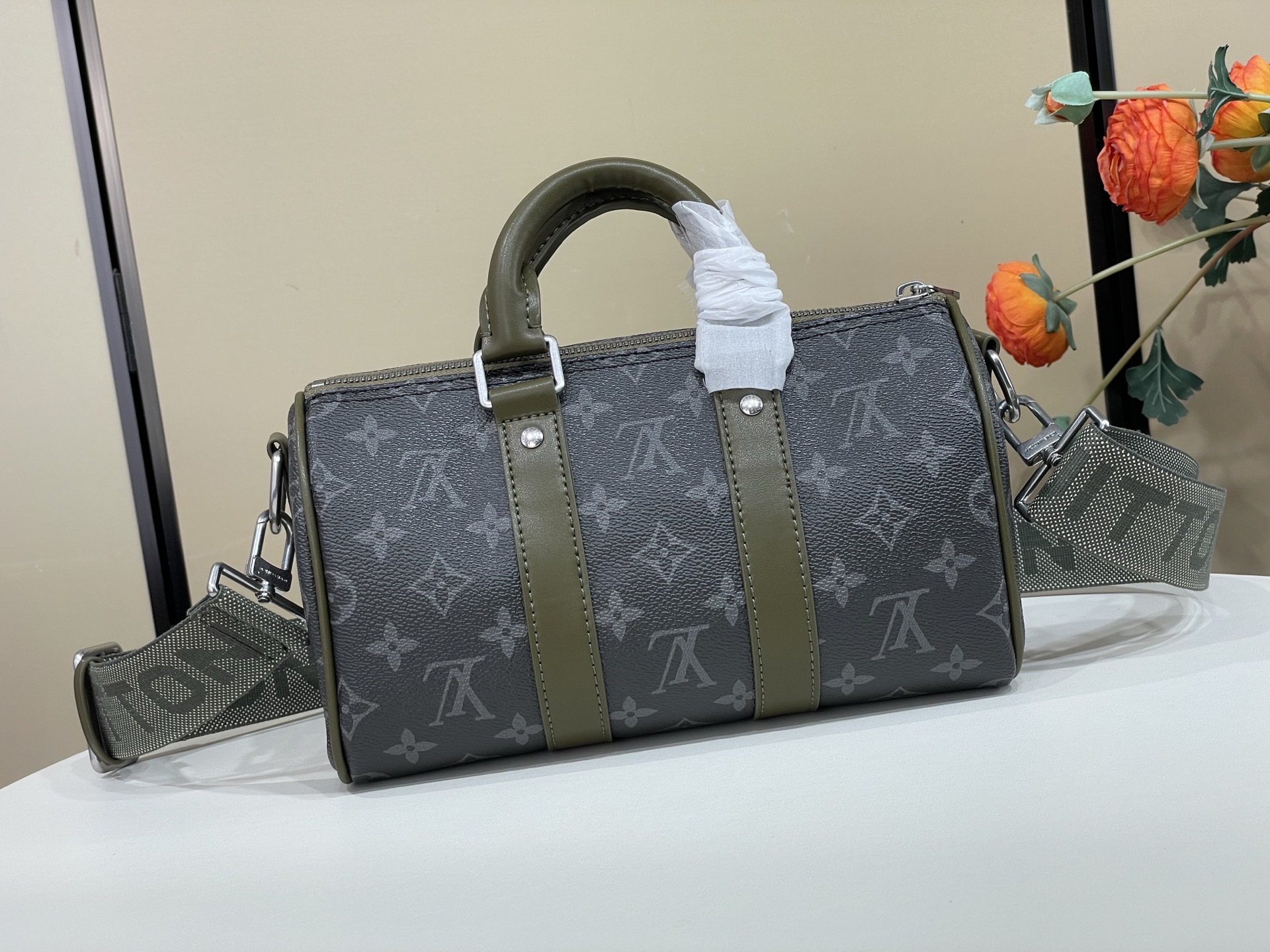 【顶级原单】【KEEPALL BANDOULIÈRE 25 手袋】M28638 黑花/绿色 本款 Keepall Ban 【顶级原单】【KEEPALL BANDOULIÈRE 25 手袋】M28638 黑花/绿色 本款 Keepall Ban