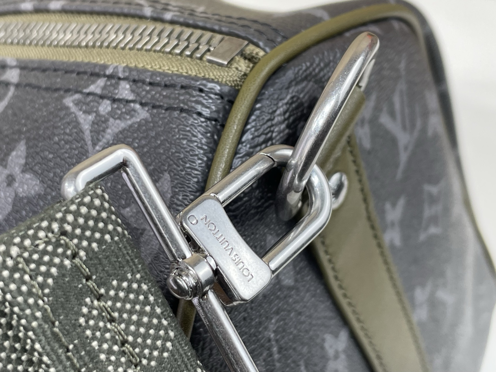 【顶级原单】【KEEPALL BANDOULIÈRE 45 旅行袋】M28837 黑花/绿色 本款 Keepall Ba