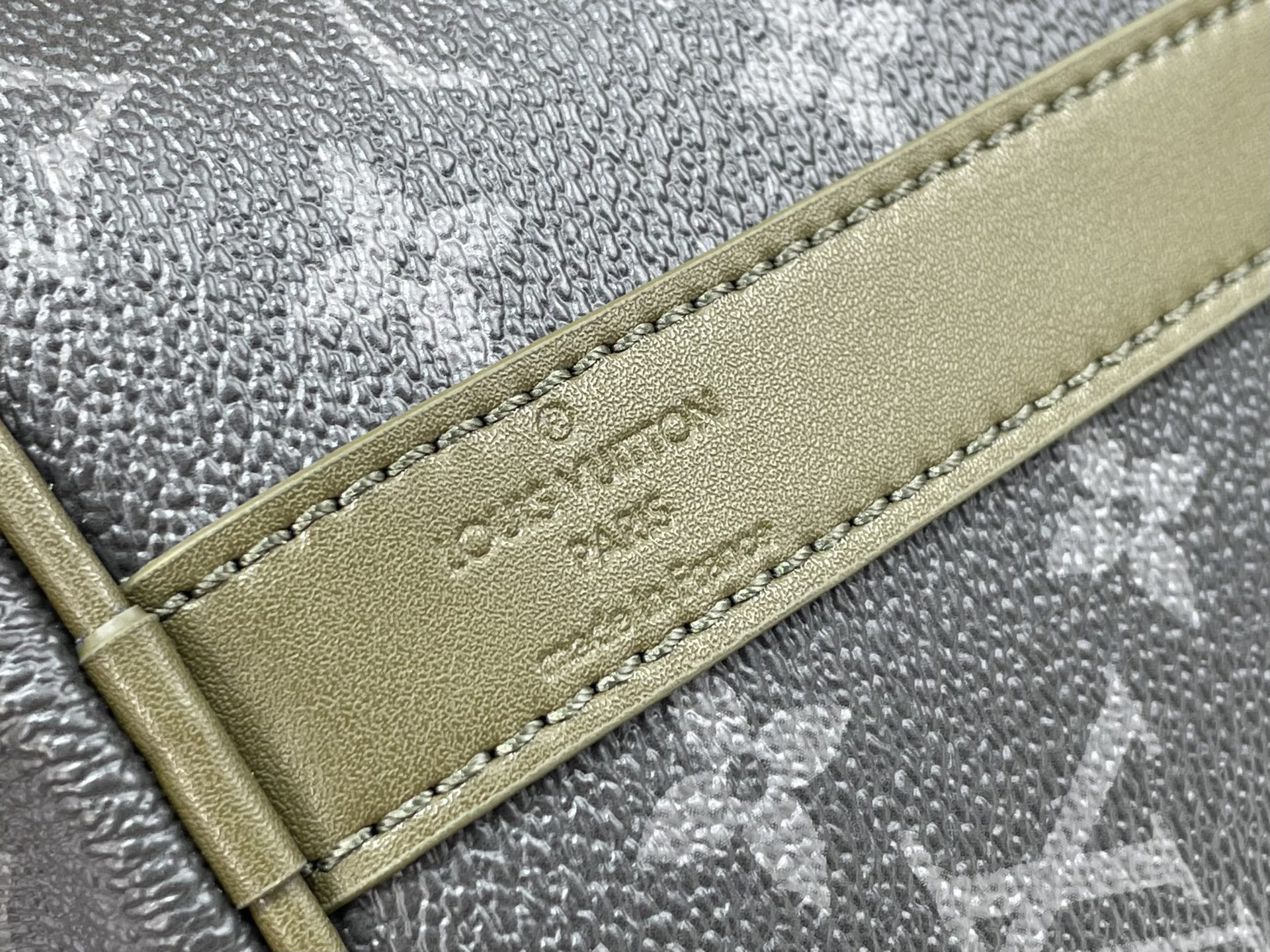 【顶级原单】【KEEPALL BANDOULIÈRE 45 旅行袋】M28837 黑花/绿色 本款 Keepall Ba