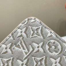 【顶级原单】【Zippy 拉链钱夹】M29575 白色/提花 这款拉链钱包在高架提花帆布上重新想象,用Monogram 【顶级原单】【Zippy 拉链钱夹】M29575 白色/提花 这款拉链钱包在高架提花帆布上重新想象,用Monogram