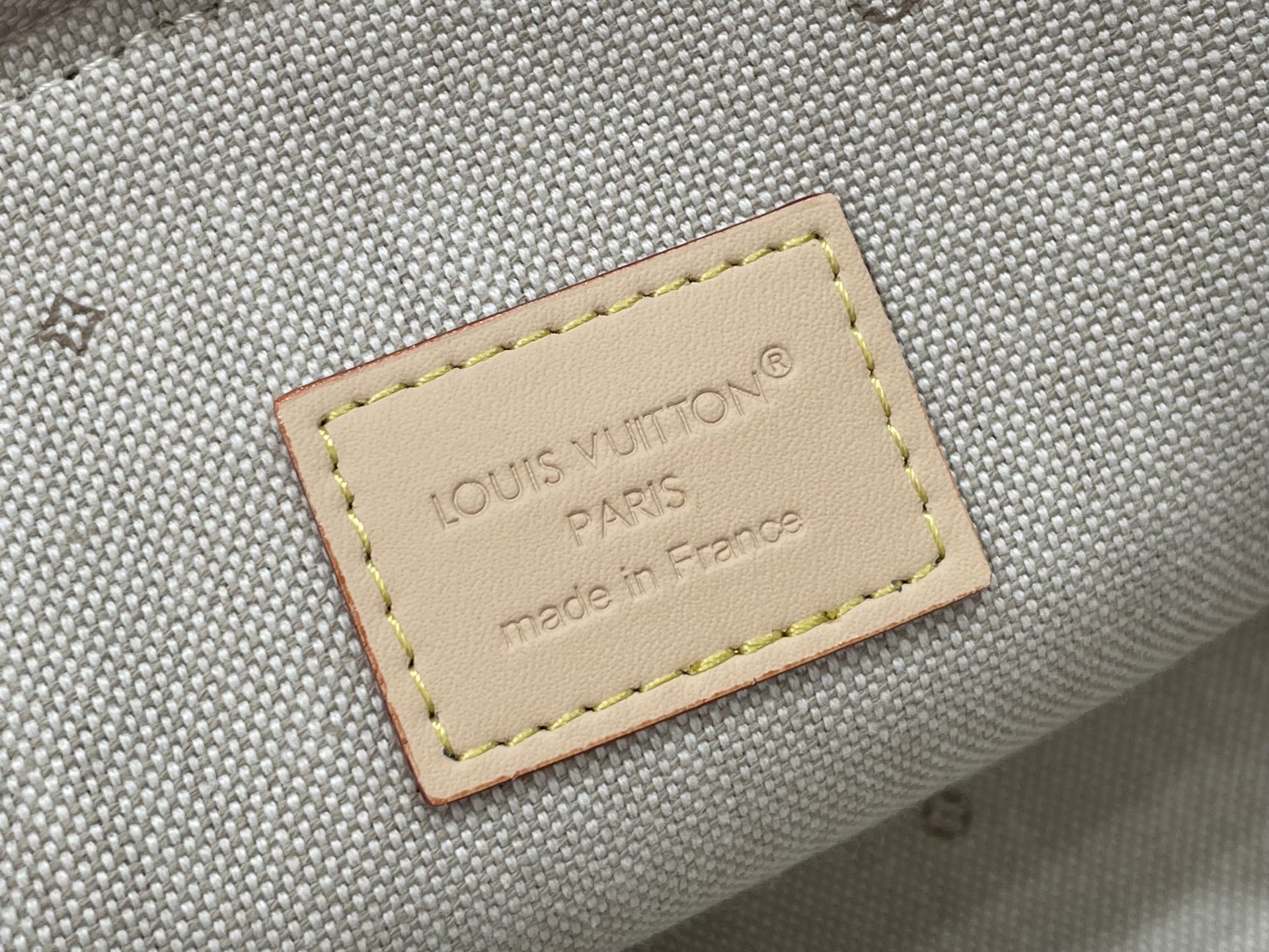 【顶级原单】【POCHETTE COSMÉTIQUE 小号化妆包】M2A320 白色 M2A419 粉色(提花)本款 P 【顶级原单】【POCHETTE COSMÉTIQUE 小号化妆包】M2A320 白色 M2A419 粉色(提花)本款 P