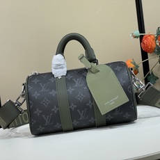 【KEEPALL BANDOULIÈRE 25 手袋】M28638 黑花/绿色 本款 Keepall Bandouliè 【KEEPALL BANDOULIÈRE 25 手袋】M28638 黑花/绿色 本款 Keepall Bandouliè