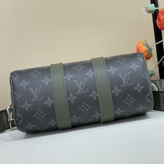 【KEEPALL BANDOULIÈRE 25 手袋】M28638 黑花/绿色 本款 Keepall Bandouliè 【KEEPALL BANDOULIÈRE 25 手袋】M28638 黑花/绿色 本款 Keepall Bandouliè
