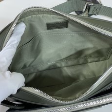 【顶级原单】【TRIO 邮差包】M28628 黑花/绿色 本款 Trio 邮差包结合 Monogram Eclipse 【顶级原单】【TRIO 邮差包】M28628 黑花/绿色 本款 Trio 邮差包结合 Monogram Eclipse