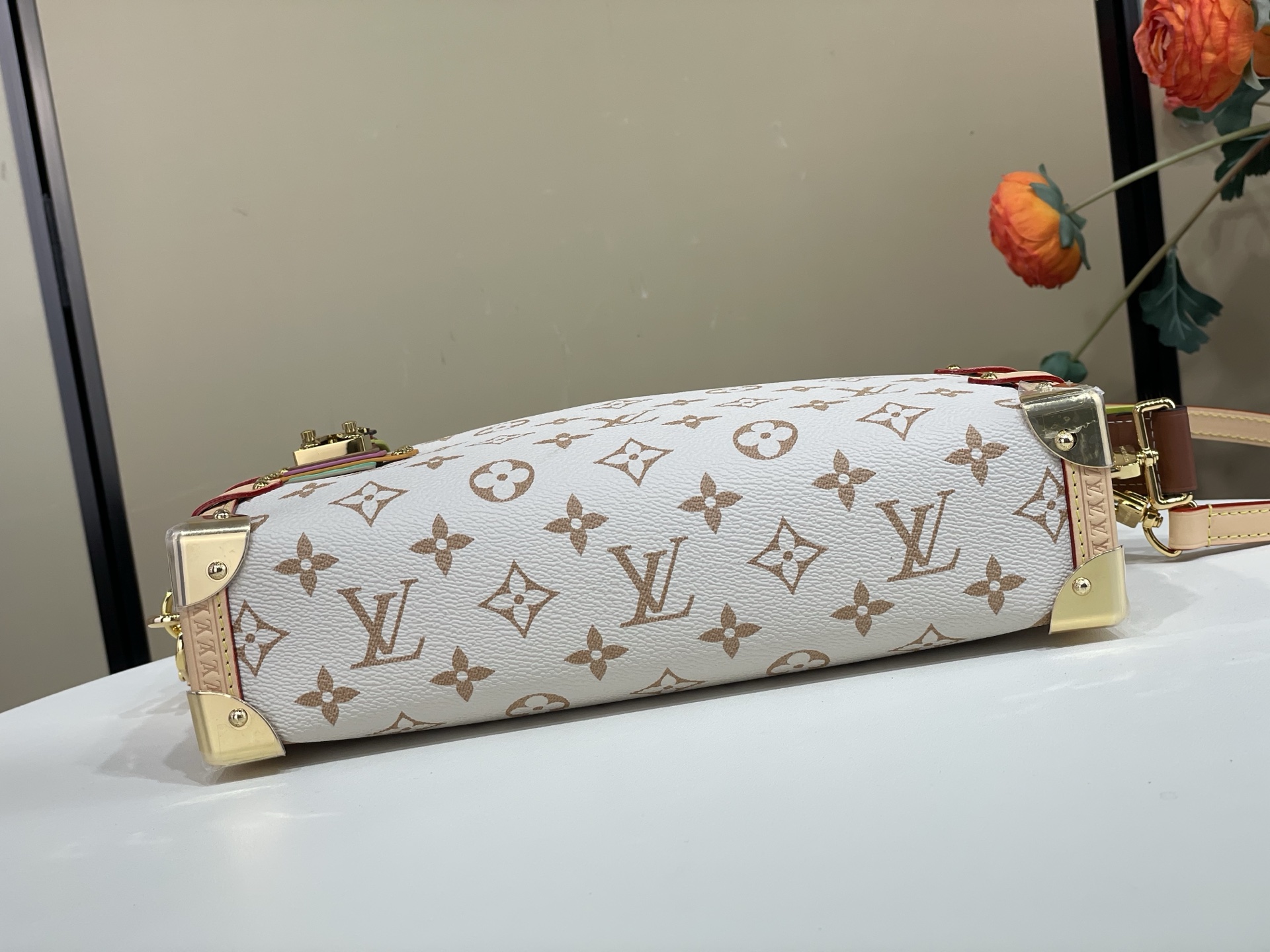 【顶级原单】【SIDE TRUNK EAST-WEST 中号手袋】M29913 沙丘色拼色 本款 Side Trunk 