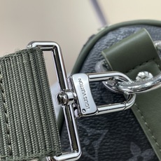 【顶级原单】【KEEPALL BANDOULIÈRE 35 手袋】M28639 黑花/绿色 本款 Keepall Ban 【顶级原单】【KEEPALL BANDOULIÈRE 35 手袋】M28639 黑花/绿色 本款 Keepall Ban