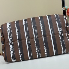 【顶级原单】【Speedy Bandoulière 30 手袋】M28190 深咖色(条纹) 以瞩目条纹道出 Phar 【顶级原单】【Speedy Bandoulière 30 手袋】M28190 深咖色(条纹) 以瞩目条纹道出 Phar