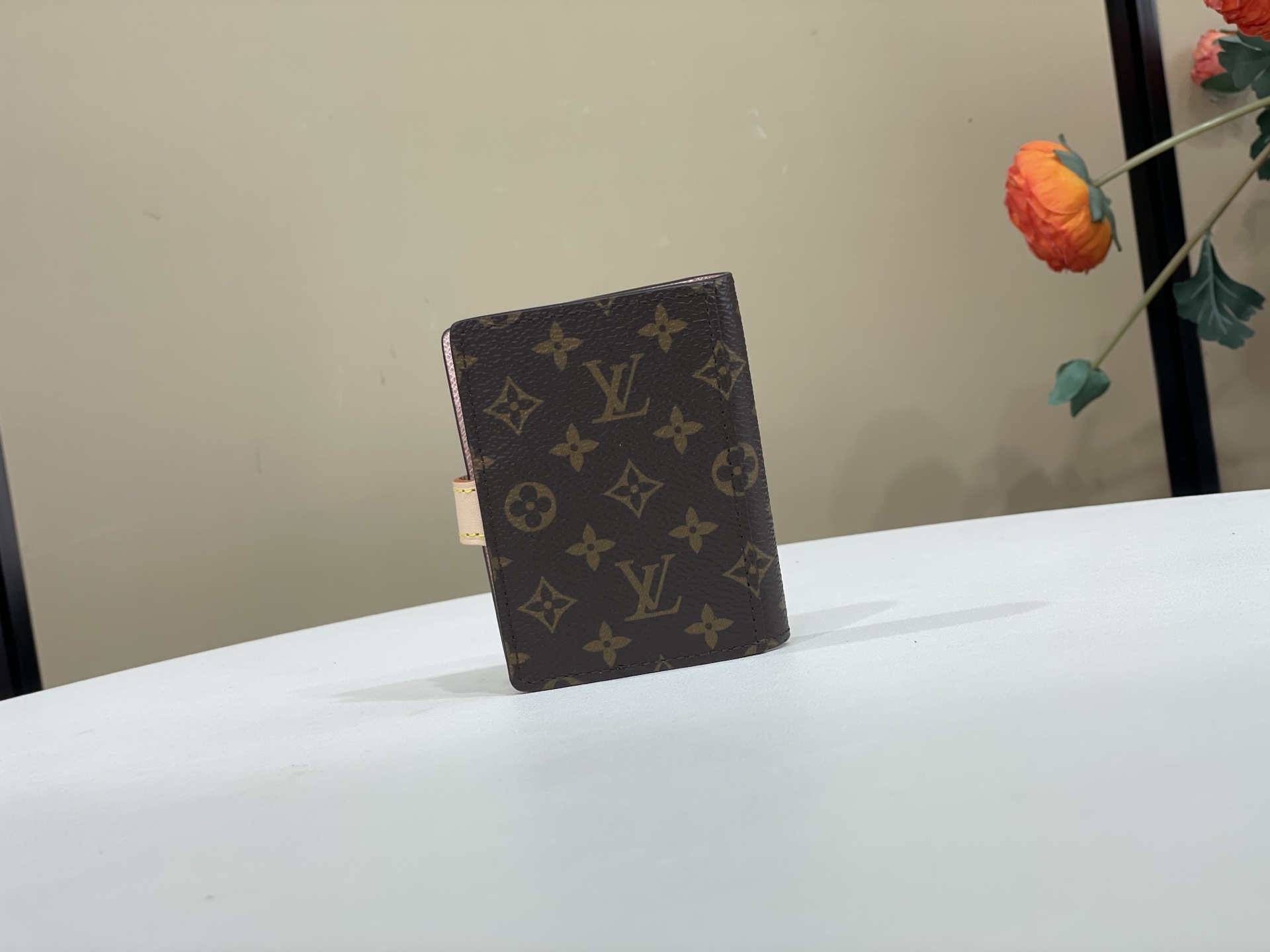 【顶级原单】【整妆纸吸油纸卡包】 LBC003老花/粉色 本款整妆纸以 Monogram帆布演绎雅致美妆工具，将柔美格调