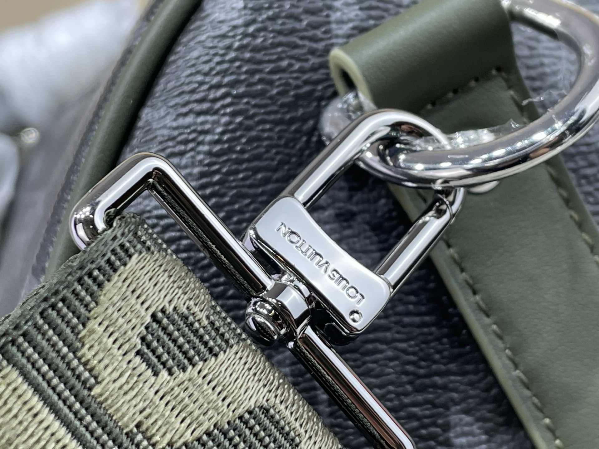 【顶级原单】【KEEPALL BANDOULIÈRE 45 旅行袋】M28837 黑花/绿色 本款 Keepall Ba
