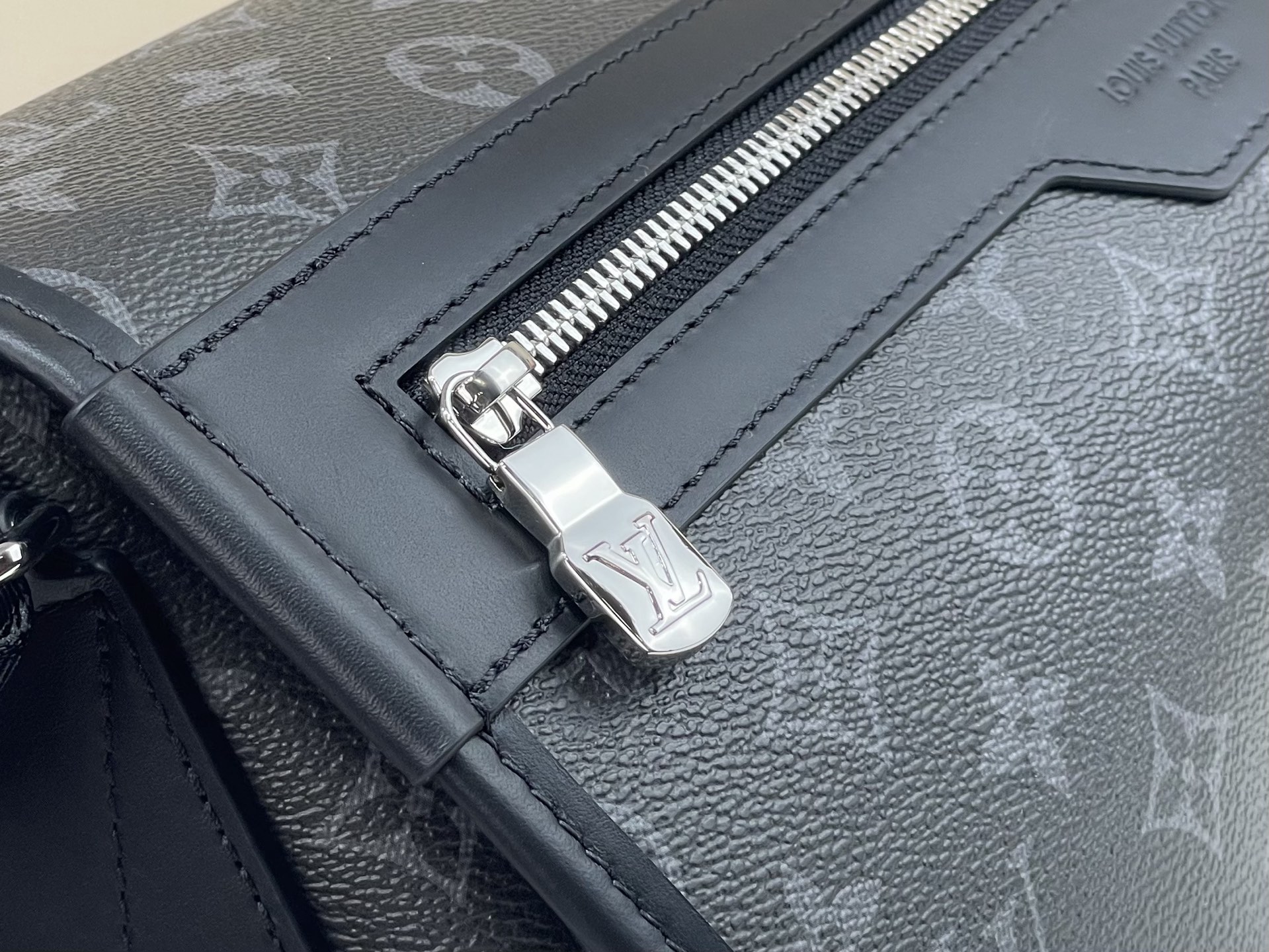 【顶级原单】【COURRIER 邮差包】M28630 黑花 本款 Courrier 邮差包取材 Monogram Ecl 【顶级原单】【COURRIER 邮差包】M28630 黑花 本款 Courrier 邮差包取材 Monogram Ecl