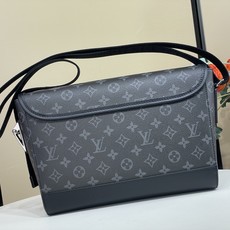 【顶级原单】【COURRIER 邮差包】M28630 黑花 本款 Courrier 邮差包取材 Monogram Ecl 【顶级原单】【COURRIER 邮差包】M28630 黑花 本款 Courrier 邮差包取材 Monogram Ecl