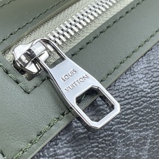 【顶级原单】【COURRIER 邮差包】M28629 黑花/绿色 本款 Courrier 邮差包采用 Monogram 【顶级原单】【COURRIER 邮差包】M28629 黑花/绿色 本款 Courrier 邮差包采用 Monogram
