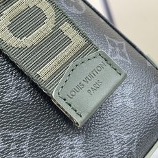【顶级原单】【COURRIER 邮差包】M28629 黑花/绿色 本款 Courrier 邮差包采用 Monogram 【顶级原单】【COURRIER 邮差包】M28629 黑花/绿色 本款 Courrier 邮差包采用 Monogram
