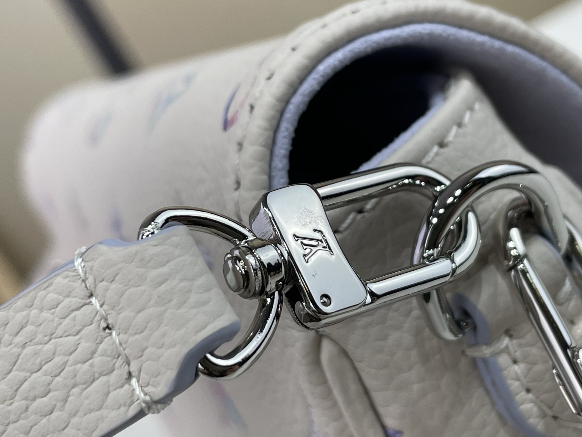 【顶级原单】【WALLET ON CHAIN IVY 手袋】M29770 白色/紫色内里(渐变)本款 Wallet On 【顶级原单】【WALLET ON CHAIN IVY 手袋】M29770 白色/紫色内里(渐变)本款 Wallet On