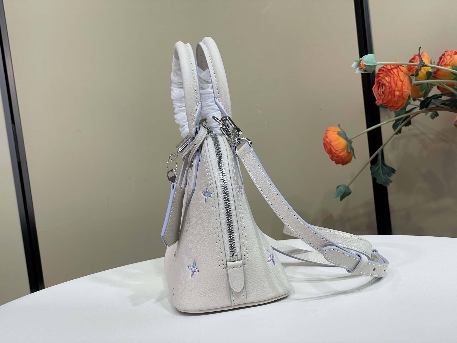 【顶级原单】【ALMA BB 手袋】M2A086 白色/紫色内里（渐变）本款 Alma BB 手袋出自 Monogram