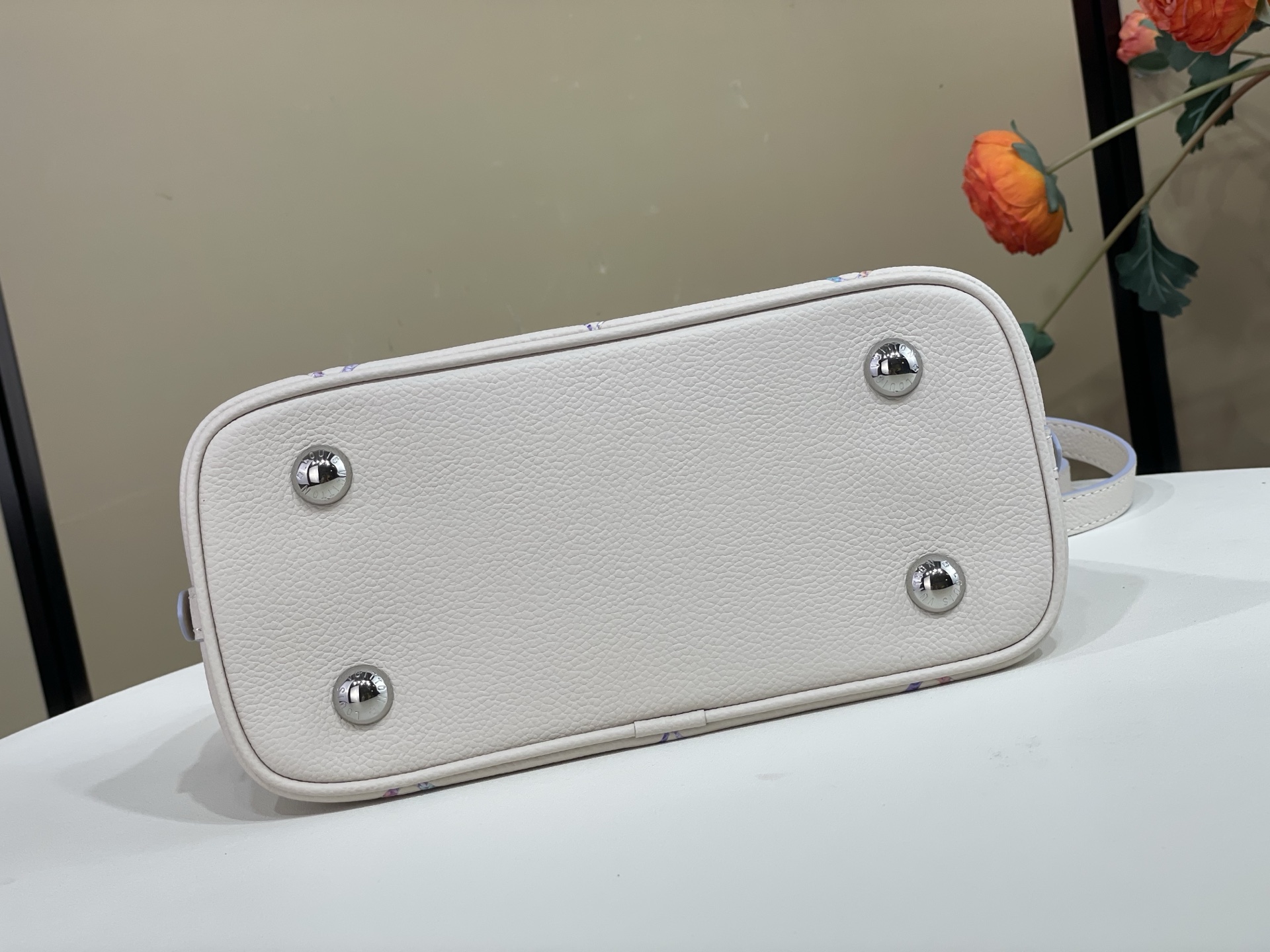 【顶级原单】【ALMA BB 手袋】M2A086 白色/紫色内里（渐变）本款 Alma BB 手袋出自 Monogram
