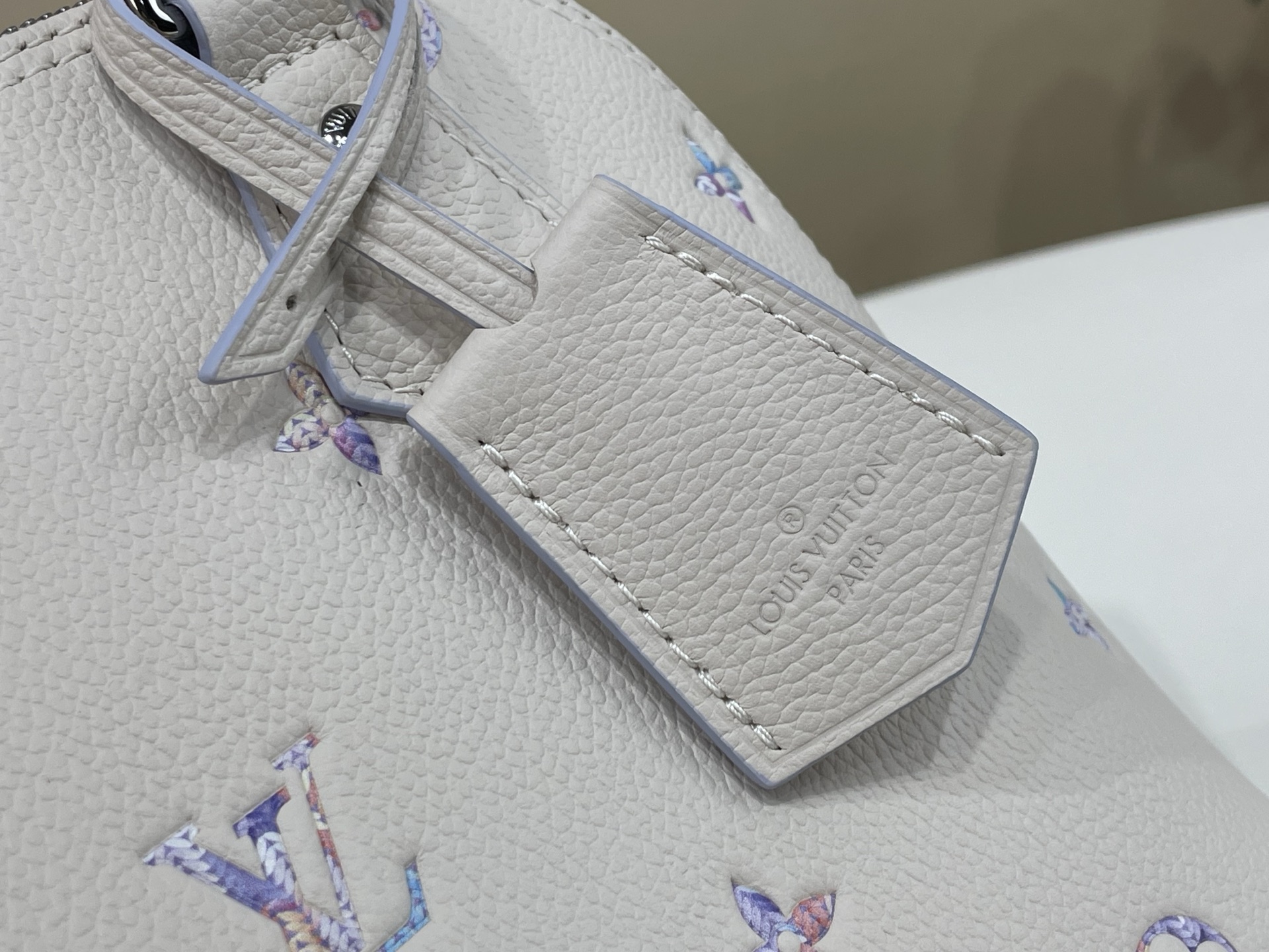 【顶级原单】【ALMA BB 手袋】M2A086 白色/紫色内里（渐变）本款 Alma BB 手袋出自 Monogram
